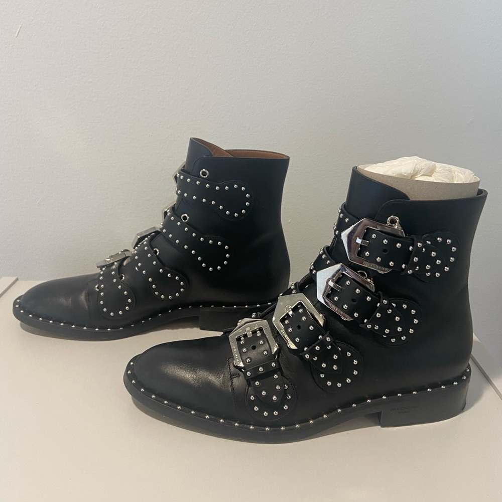 Givenchy Elegant Boots 35.5